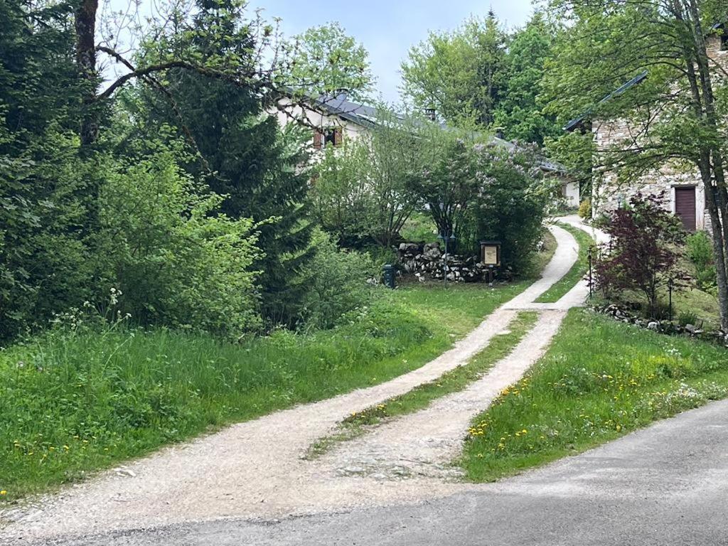 Villa L'Ermitage De Meyriat Brenod Esterno foto